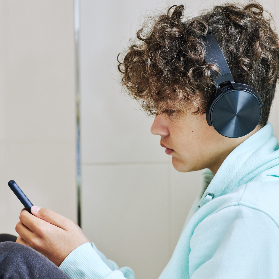 What Causes Bedwetting in Older Children: A Comprehensive Guide